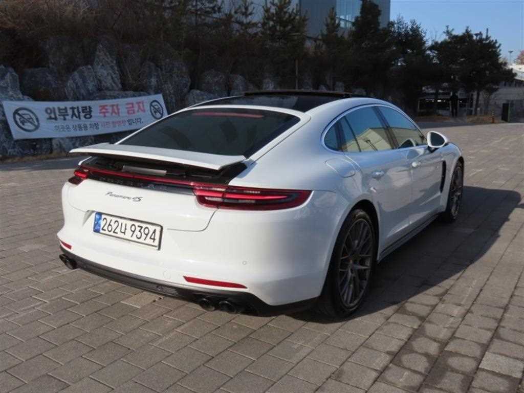 Porsche Panamera - Vista 3