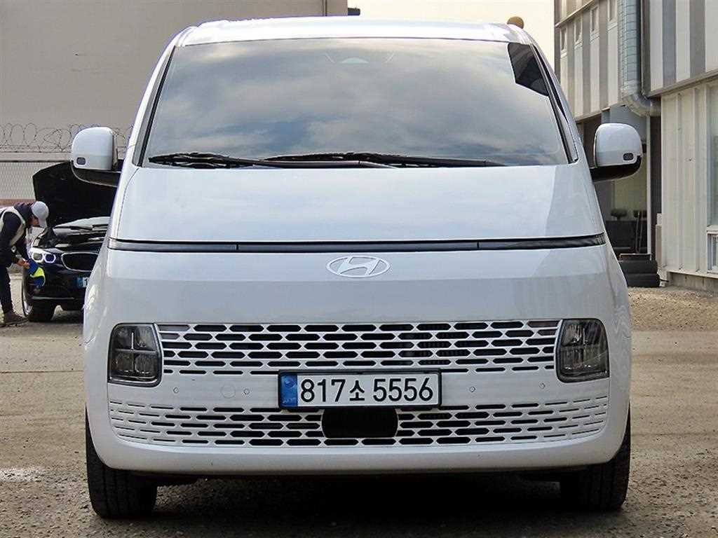 HYUNDAI Staria 2025 Blanco - Importación desde Corea - HF Imports Iquique - Foto 1
