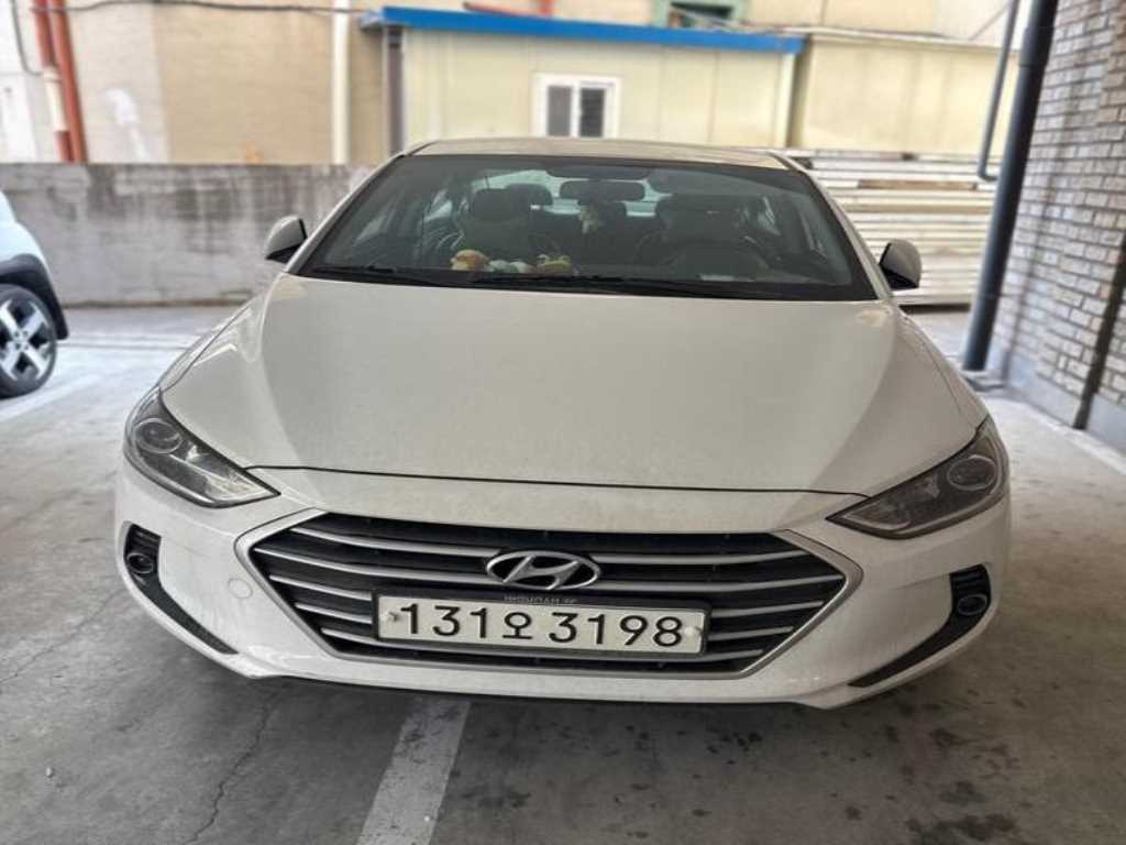 HYUNDAI Avante - Vista 6