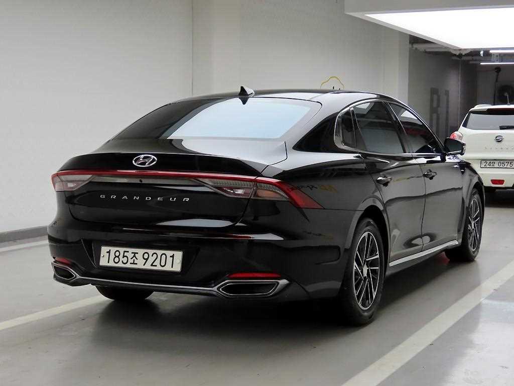 HYUNDAI Grandeur - Vista 4