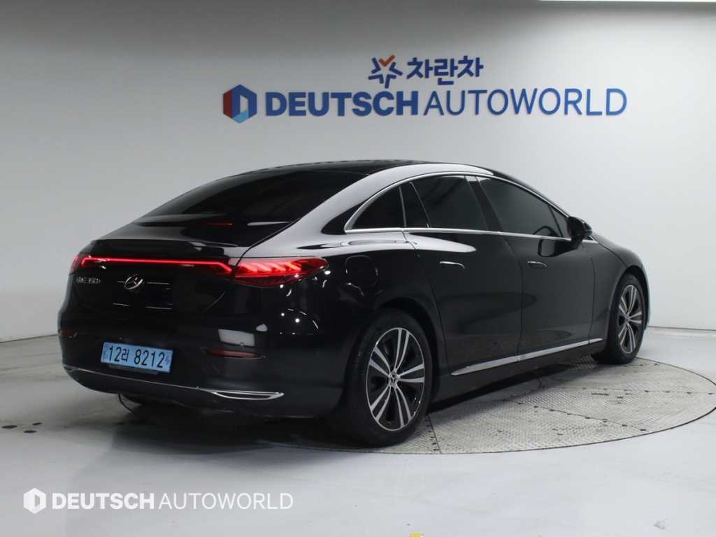 Mercedes Benz EQE - Vista 2