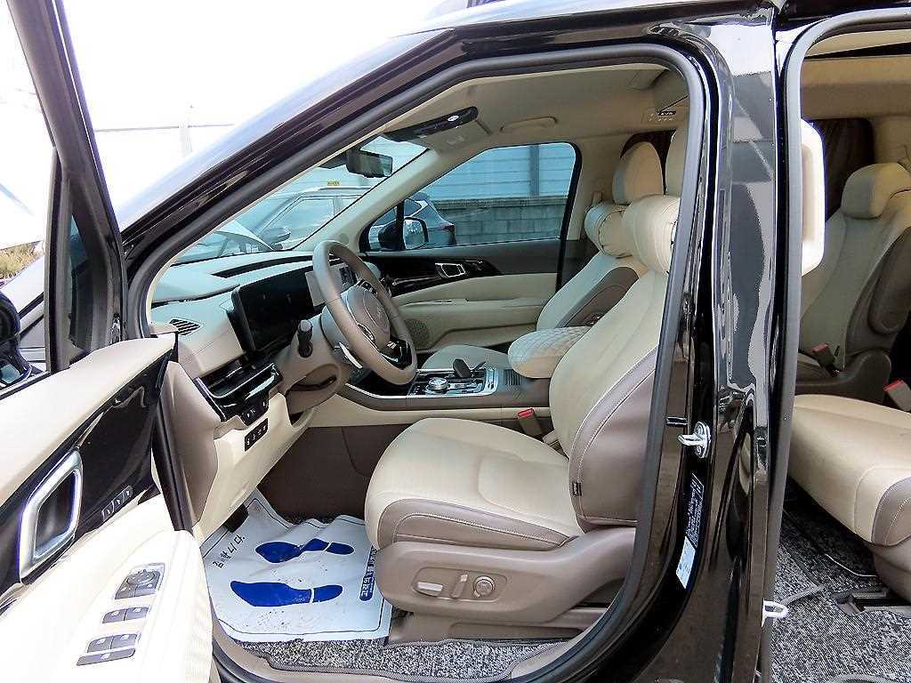 KIA Carnival - Vista 5