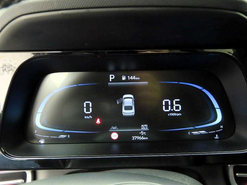 HYUNDAI Avante - Vista 5