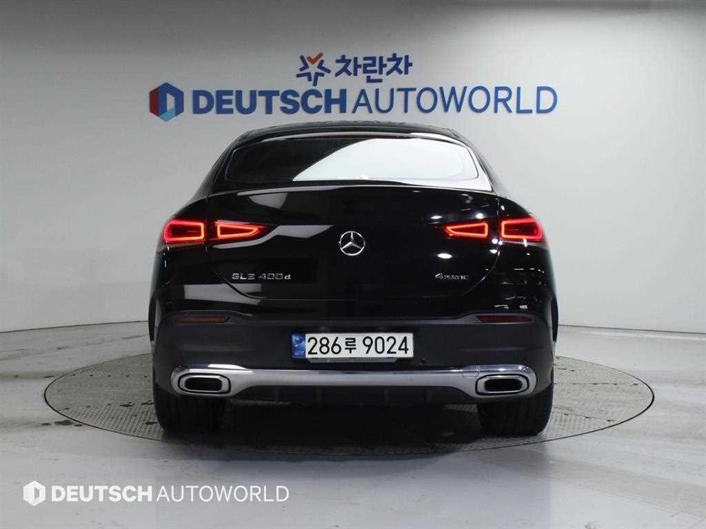 Mercedes Benz GLE Class - Vista 4