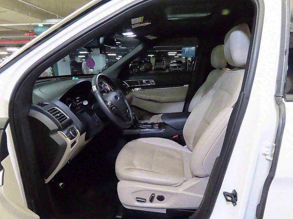 Ford Explorer - Vista 6