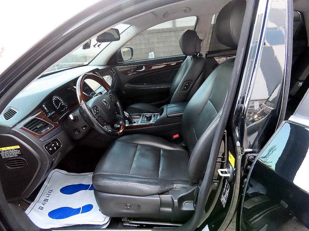 HYUNDAI Equus - Vista 5