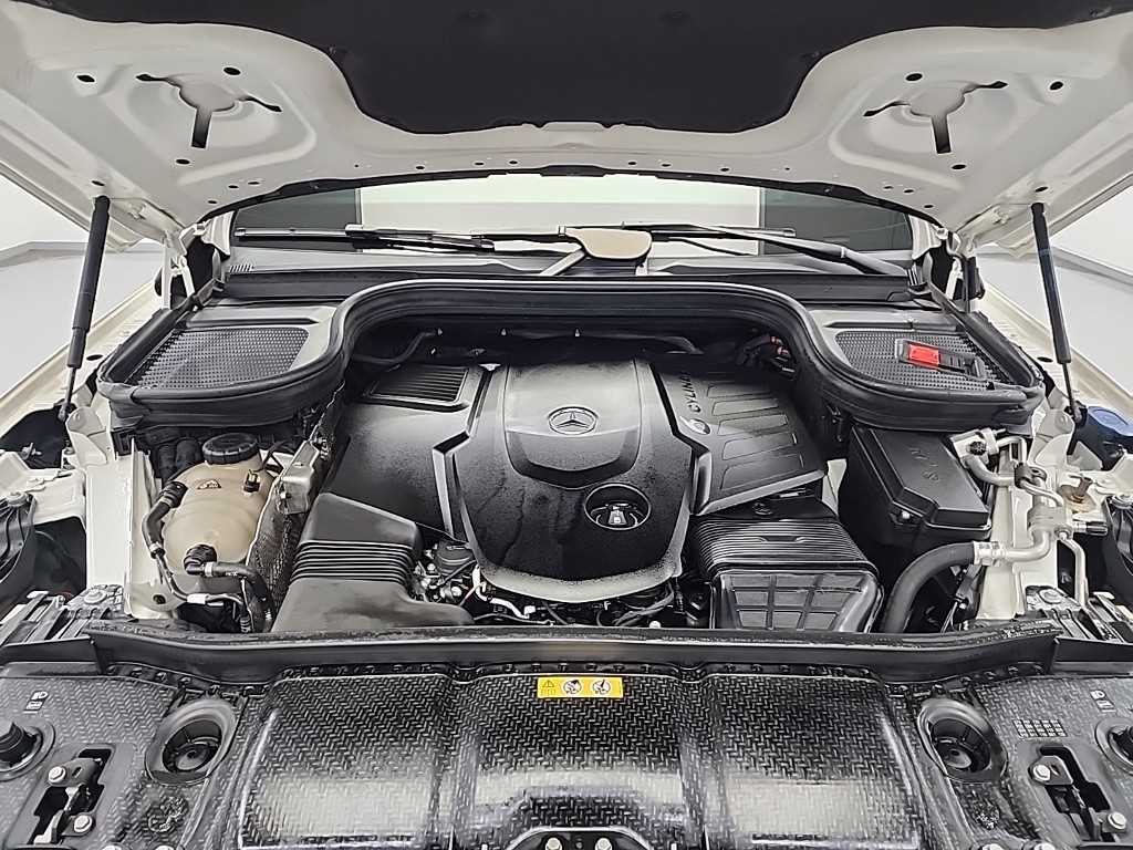 Mercedes Benz GLE Class - Vista 5