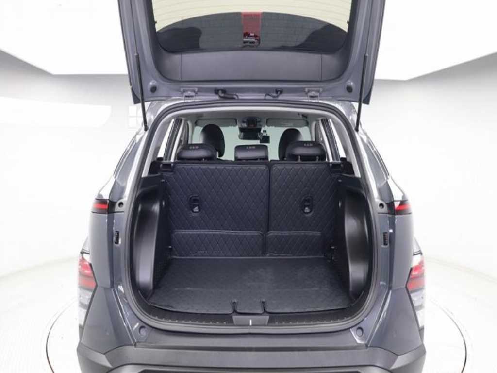 HYUNDAI Kona - Vista 7