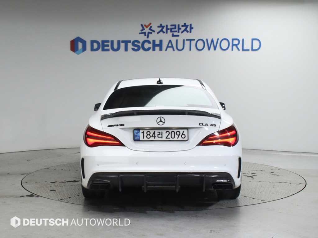 Mercedes Benz CLA Class - Vista 4