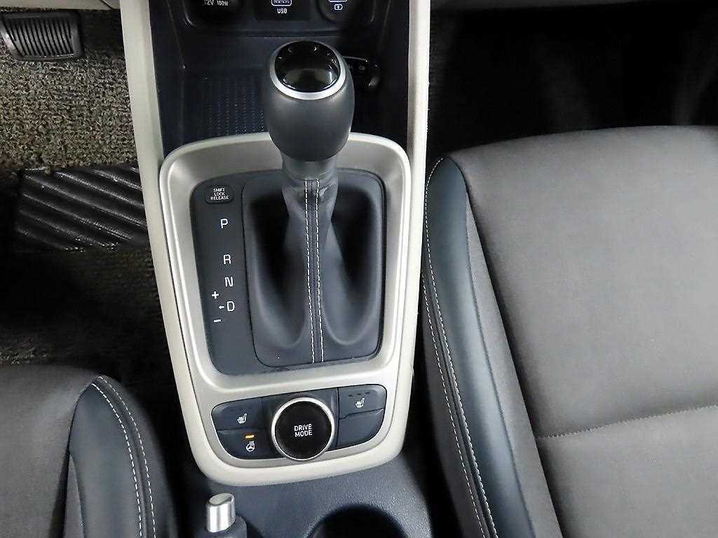 HYUNDAI Venue - Vista 10