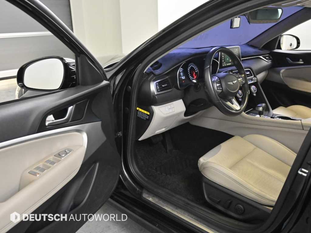 Genesis G70 - Vista 11