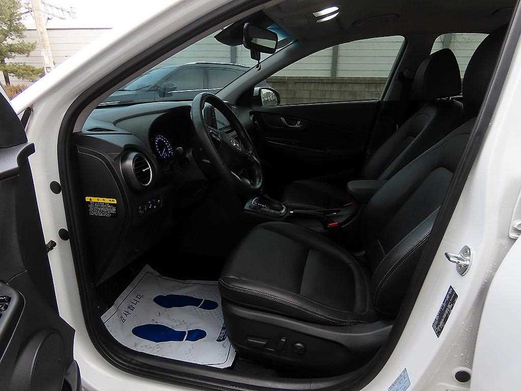 HYUNDAI Kona - Vista 5