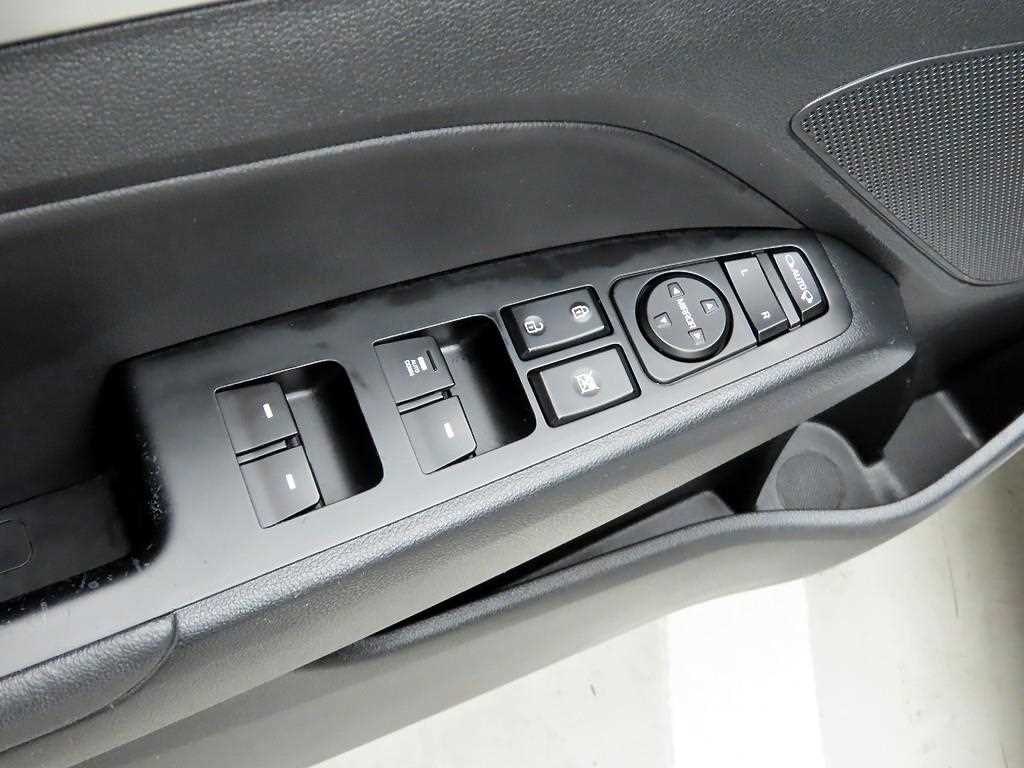 HYUNDAI Avante - Vista 12