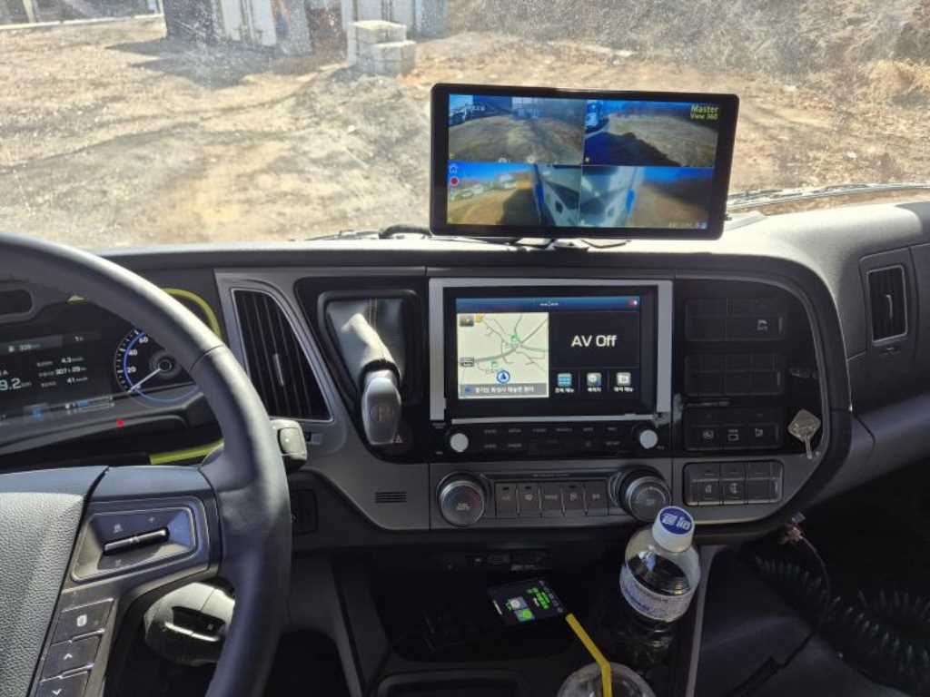 medium and large cargo truck - Vista 4