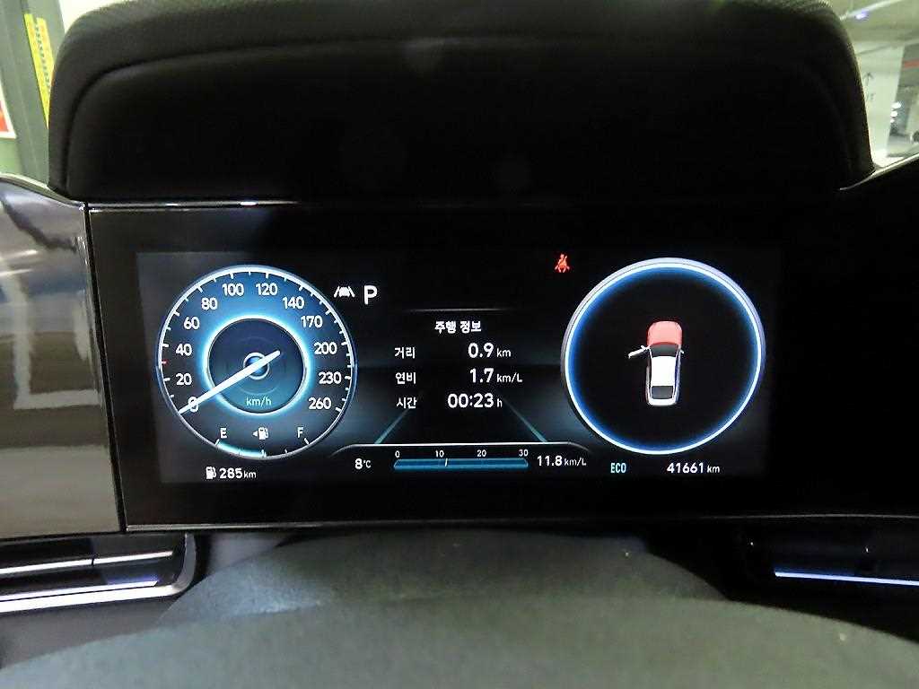 HYUNDAI Avante - Vista 9