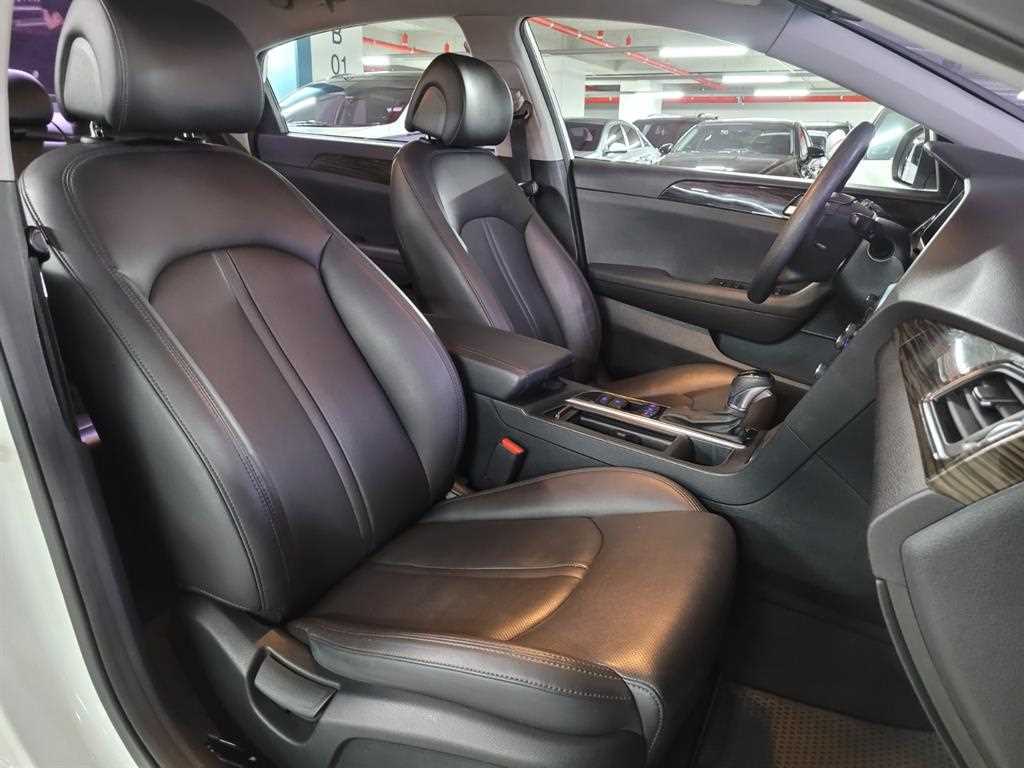 HYUNDAI Sonata - Vista 7