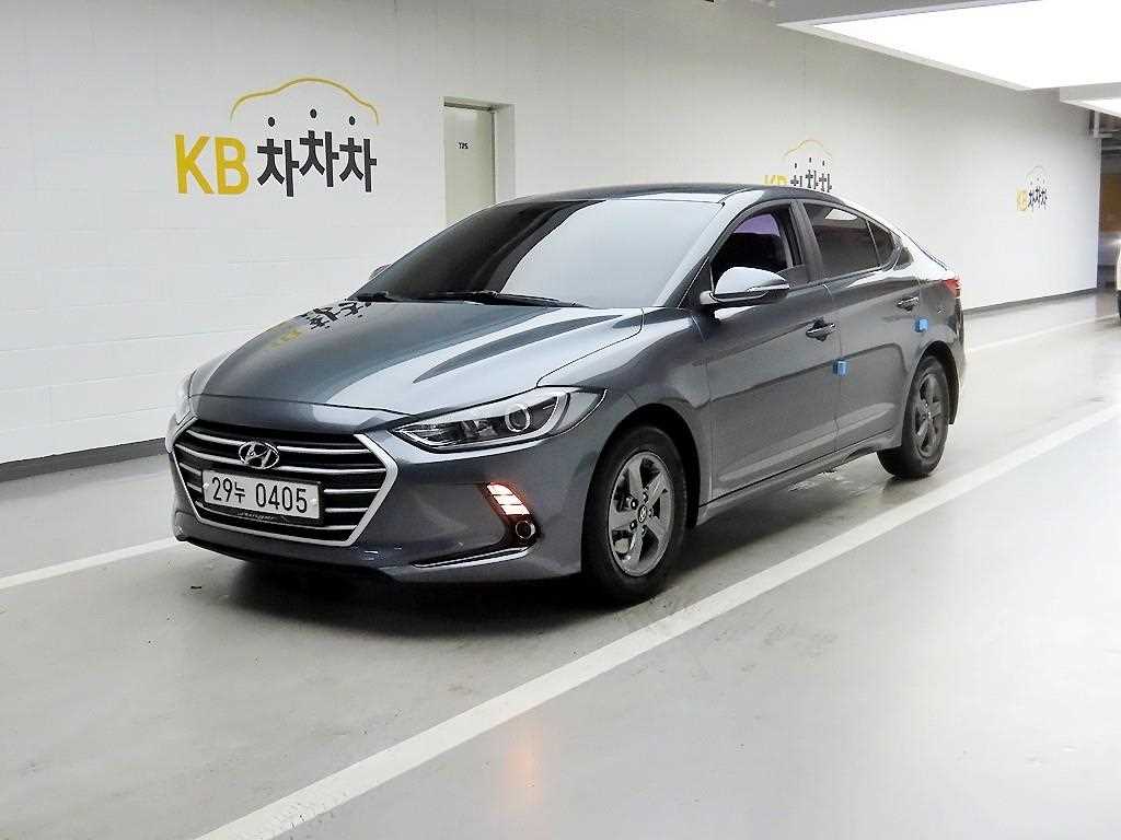 HYUNDAI Avante - Vista 2