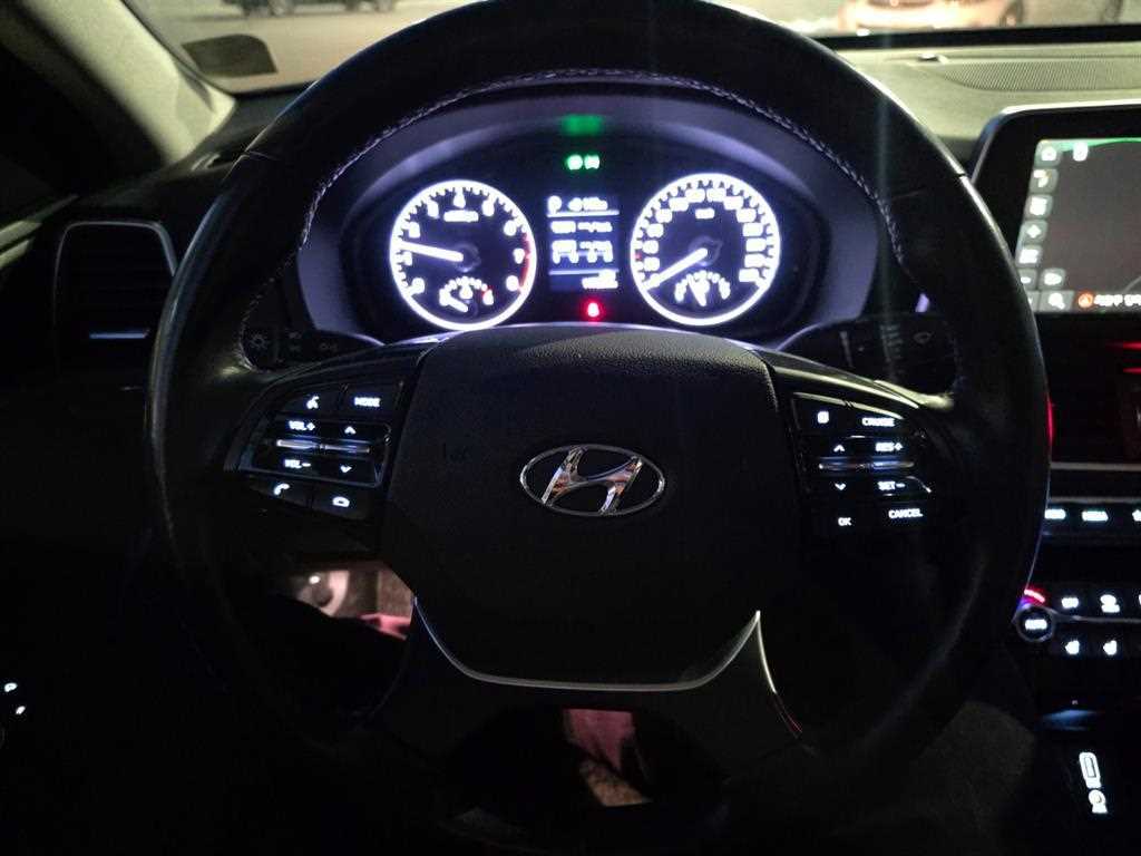 HYUNDAI Grandeur - Vista 7