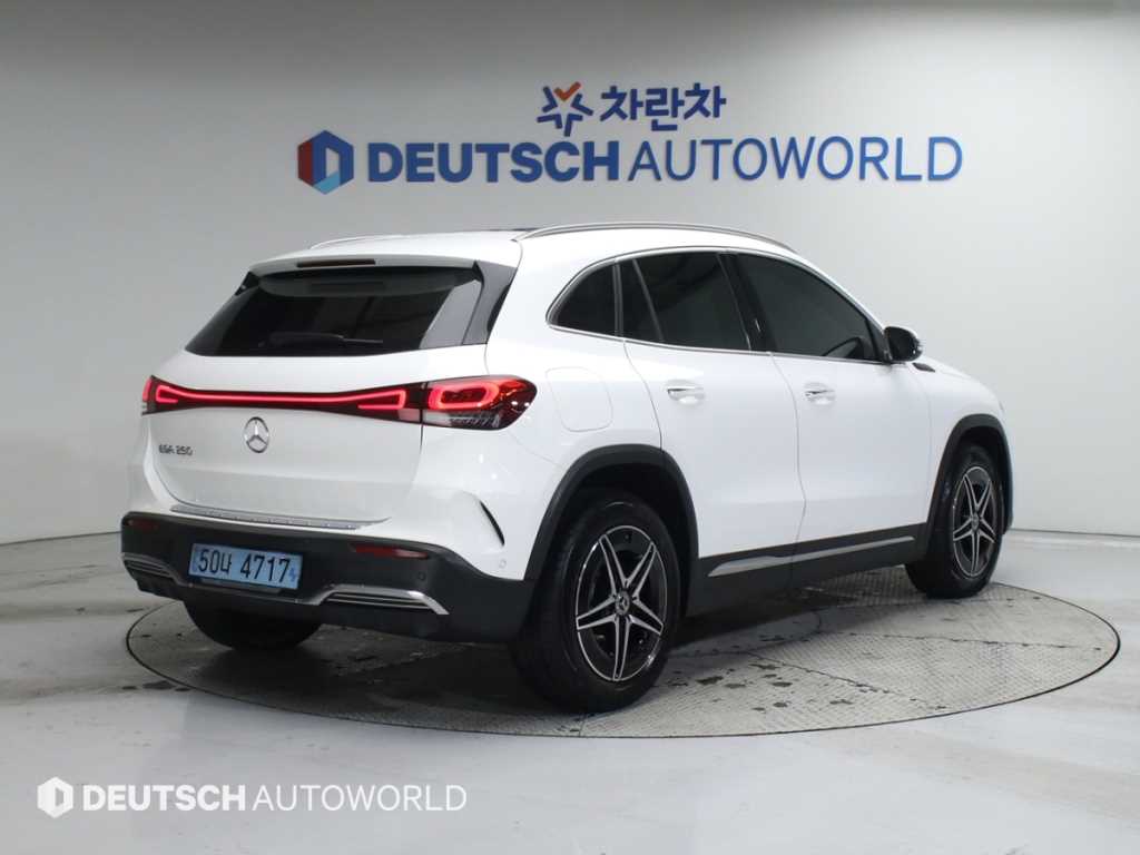 Mercedes Benz EQA - Vista 2