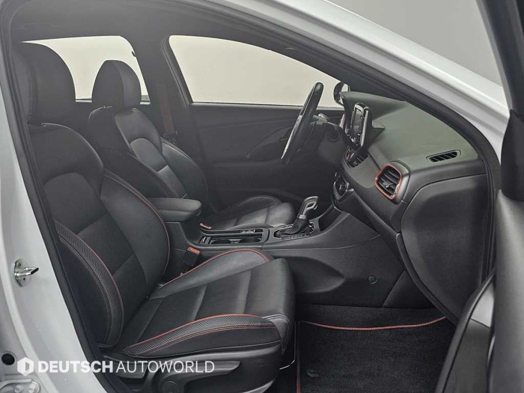 HYUNDAI i30 - Vista 10