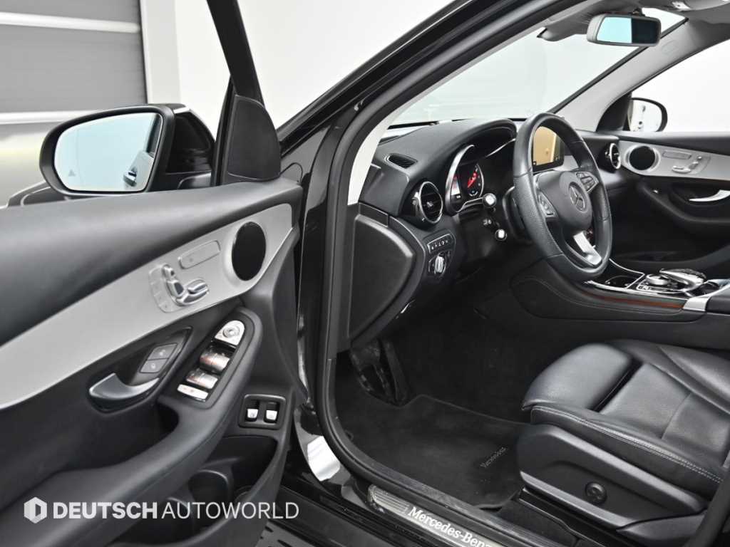 Mercedes Benz GLC Class - Vista 11