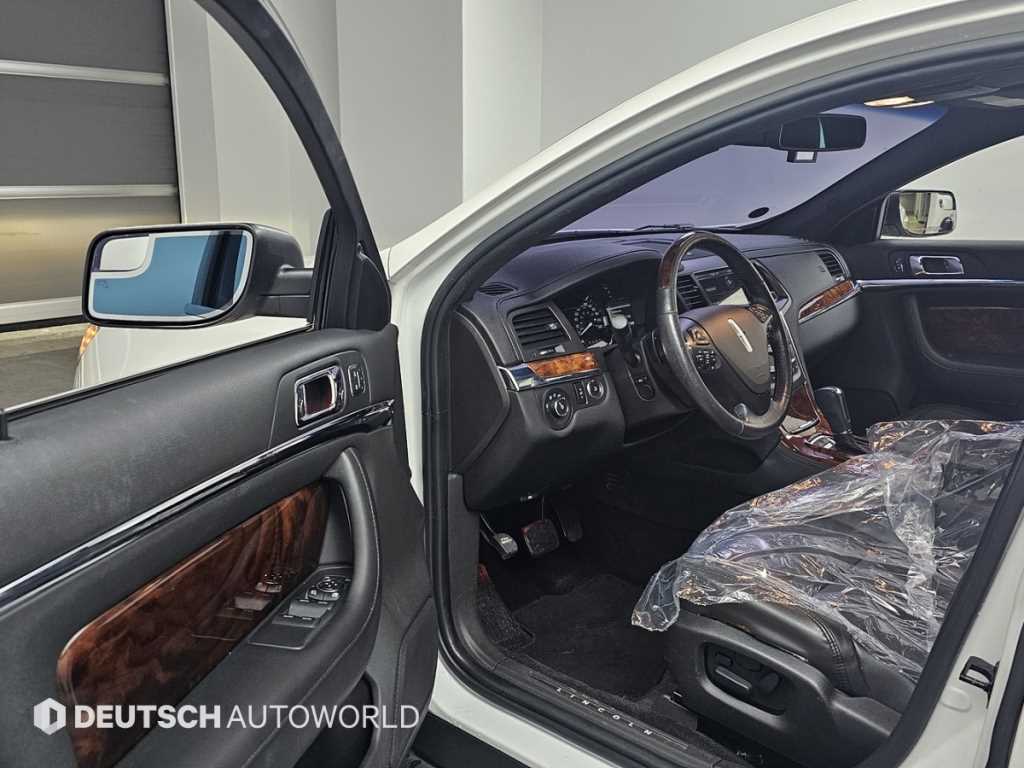 Lincoln MKS - Vista 11