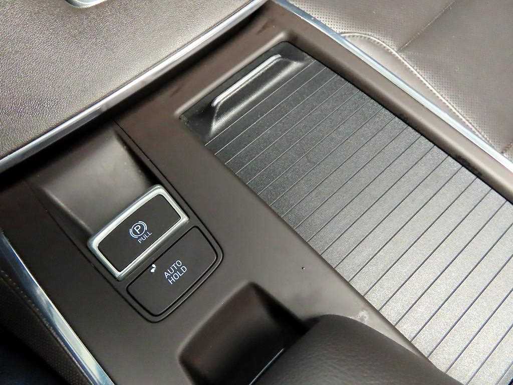 HYUNDAI Grandeur - Vista 11