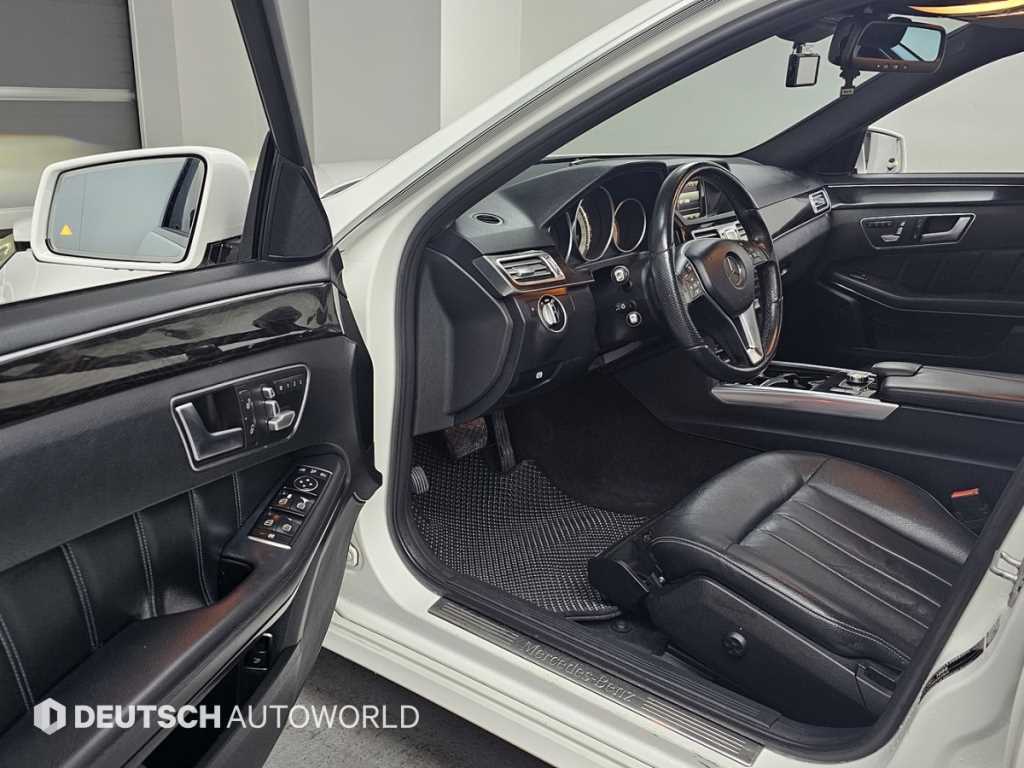Mercedes Benz E class - Vista 11