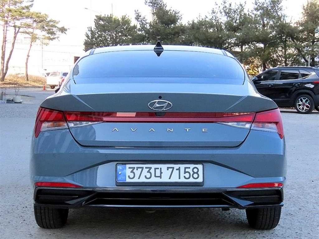 HYUNDAI Avante - Vista 4