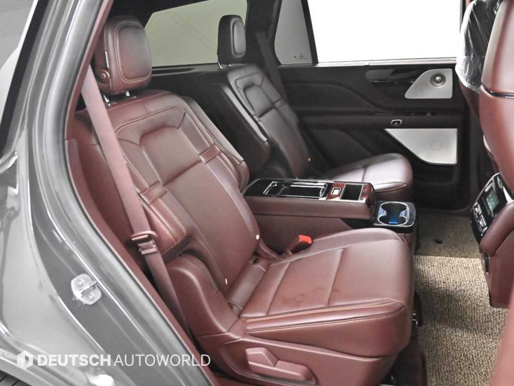 Lincoln Aviator - Vista 12