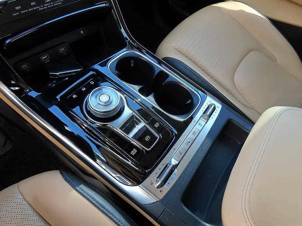 KIA Carnival - Vista 11