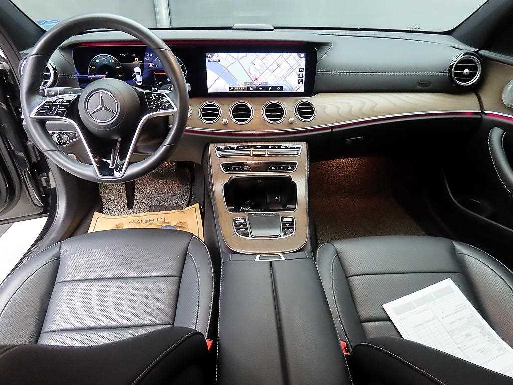 Mercedes Benz E class - Vista 7