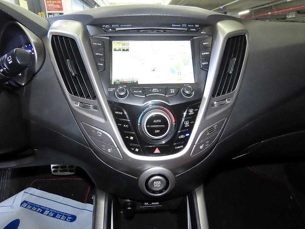 HYUNDAI Veloster - Vista 11