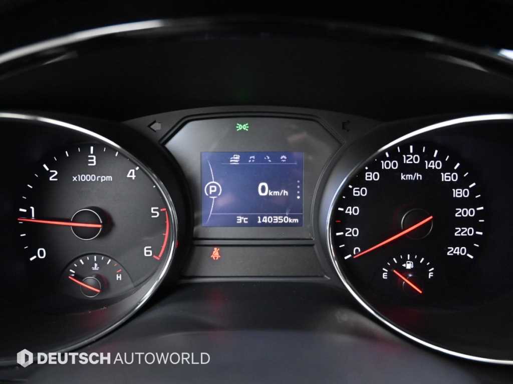 KIA Carnival - Vista 8