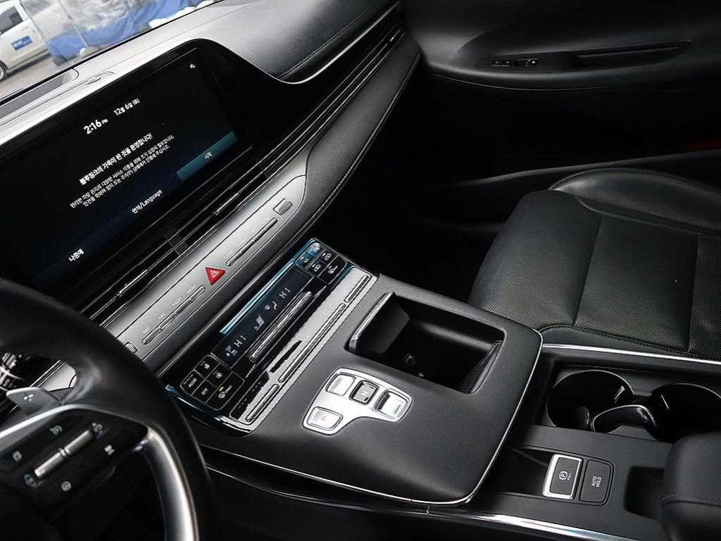 HYUNDAI Grandeur - Vista 10