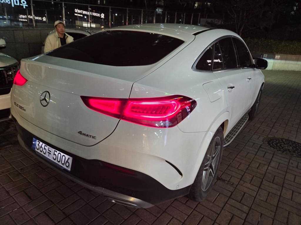 Mercedes Benz GLE Class - Vista 6