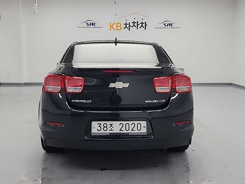 Chevrolet Malibu - Vista 3