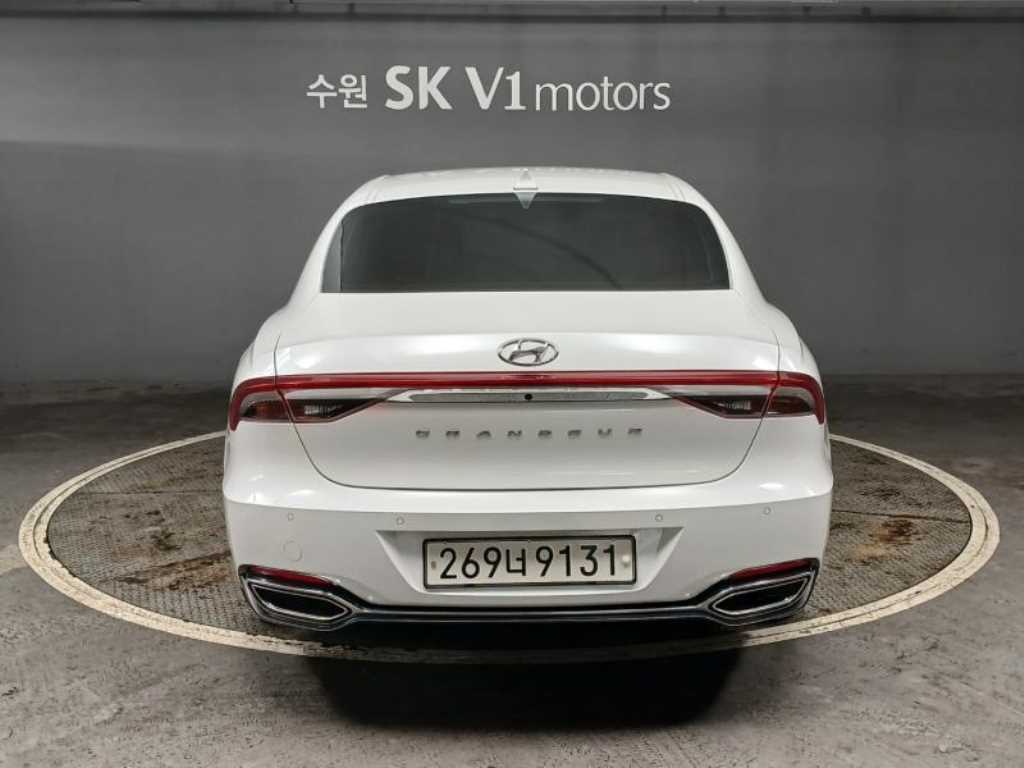HYUNDAI Grandeur - Vista 4