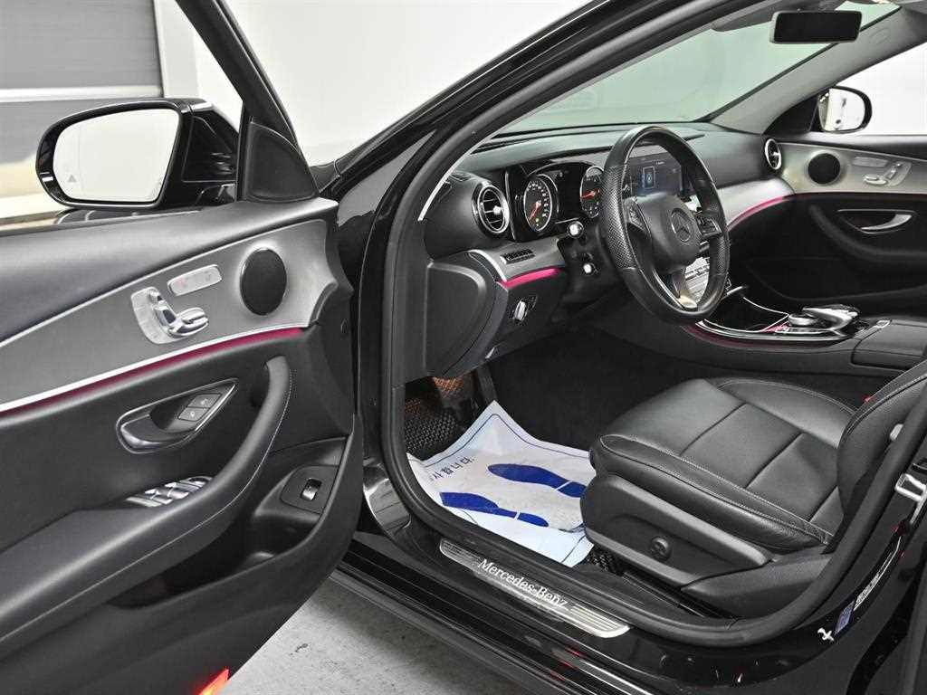 Mercedes Benz E class - Vista 11