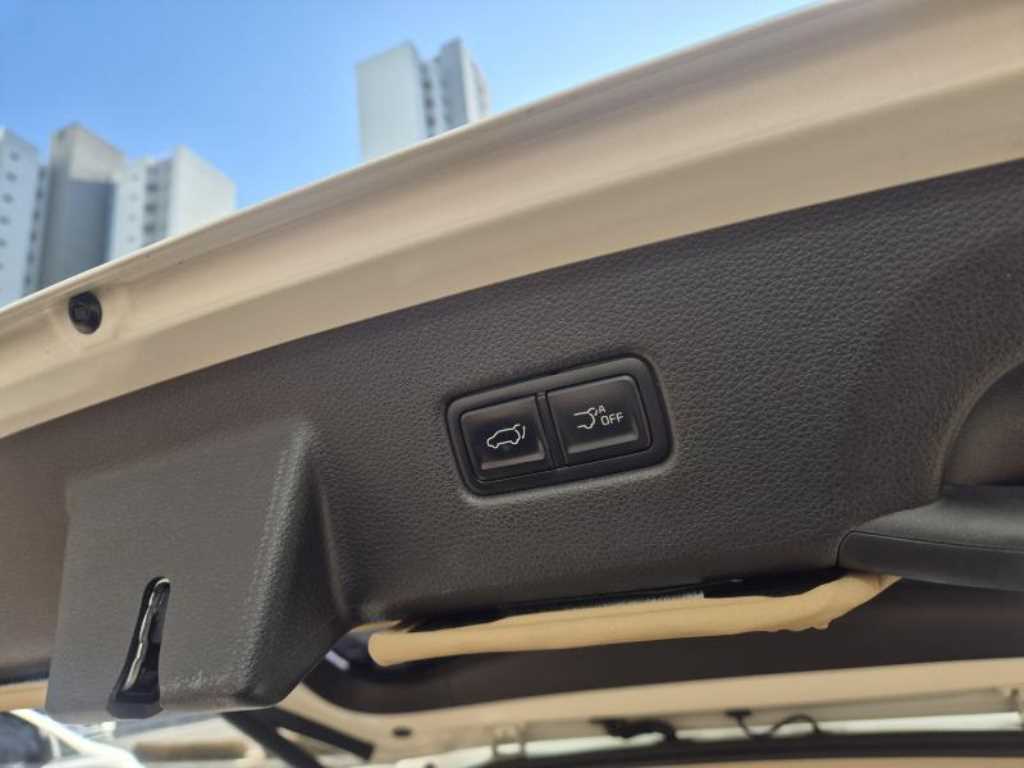 KIA Carnival - Vista 4