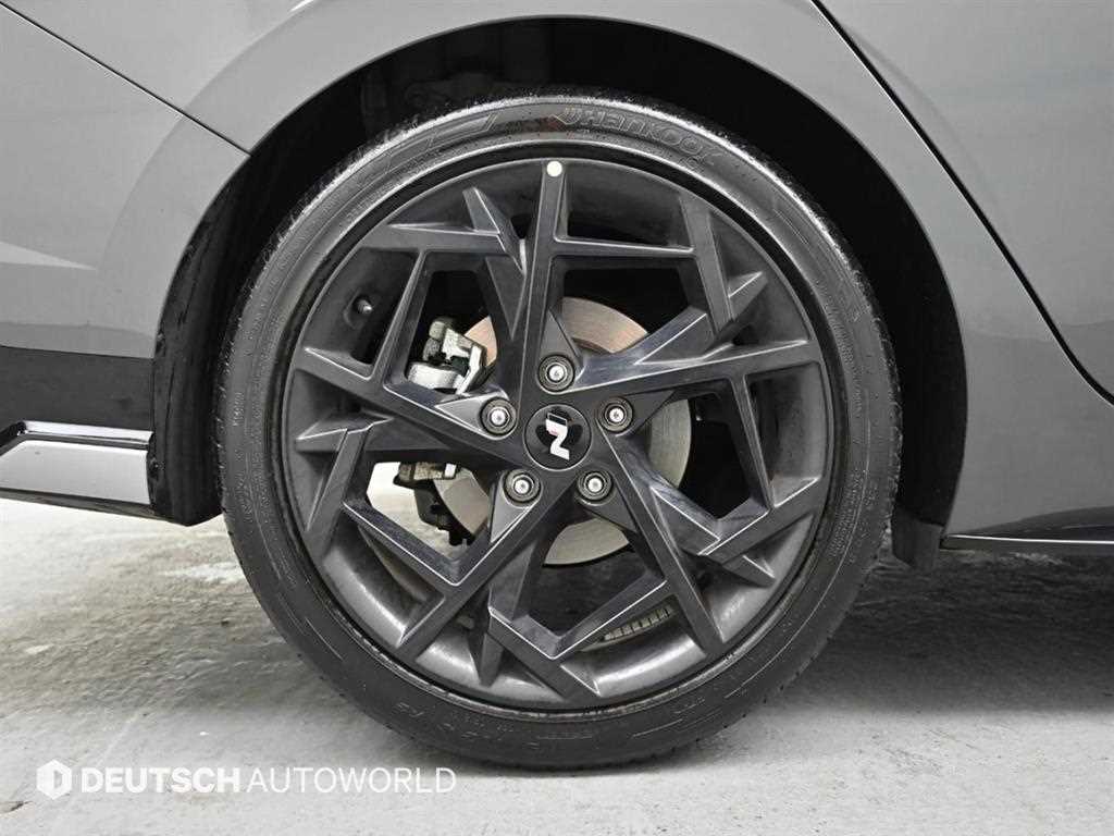 HYUNDAI Avante - Vista 5