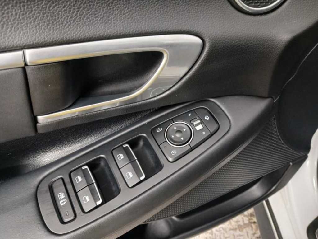 HYUNDAI Sonata - Vista 9