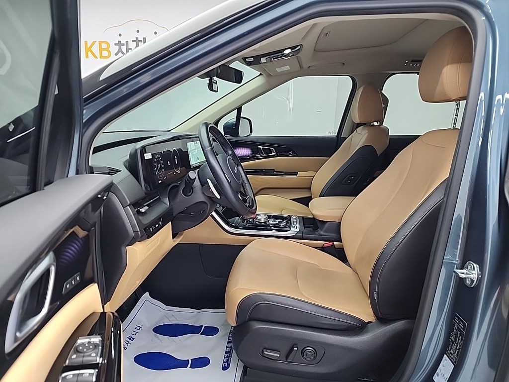 KIA Carnival - Vista 11