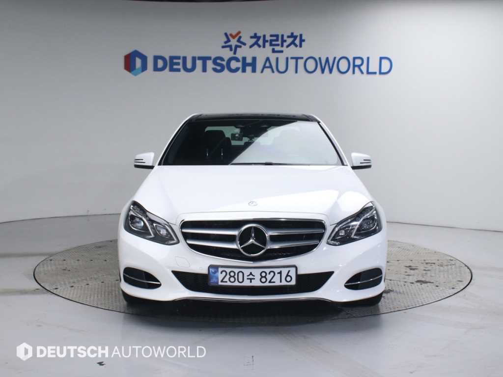 Mercedes Benz E class - Vista 3