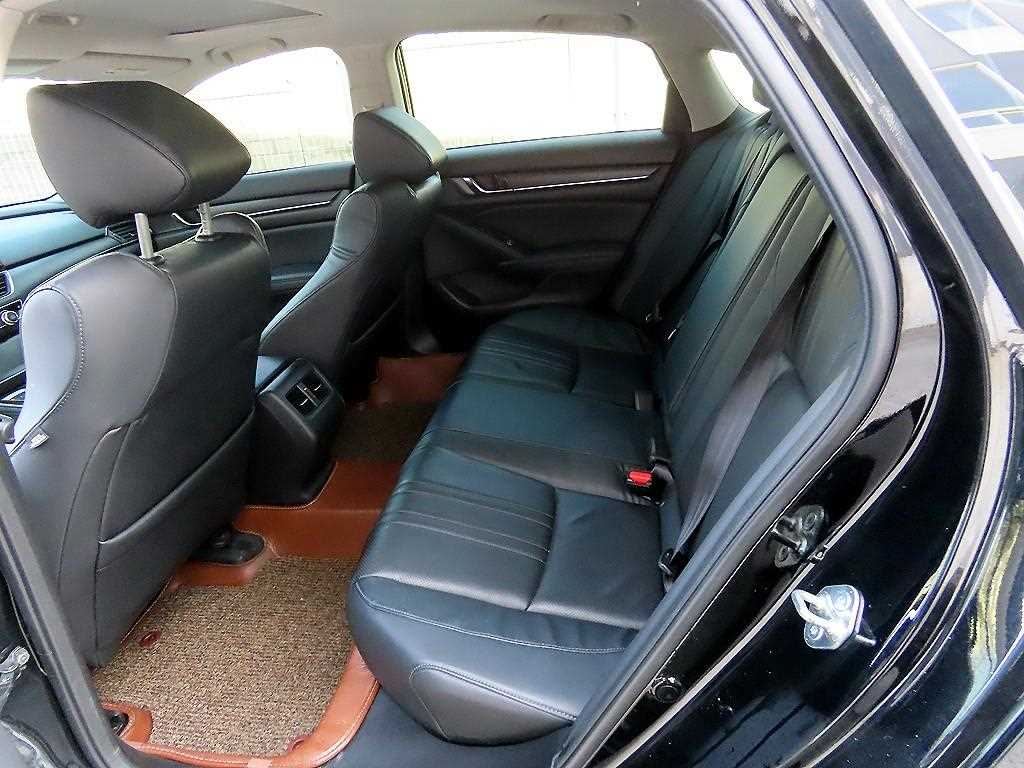 Honda Accord - Vista 6