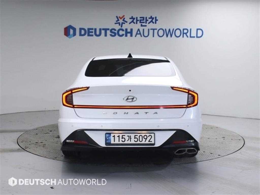 HYUNDAI Sonata - Vista 4