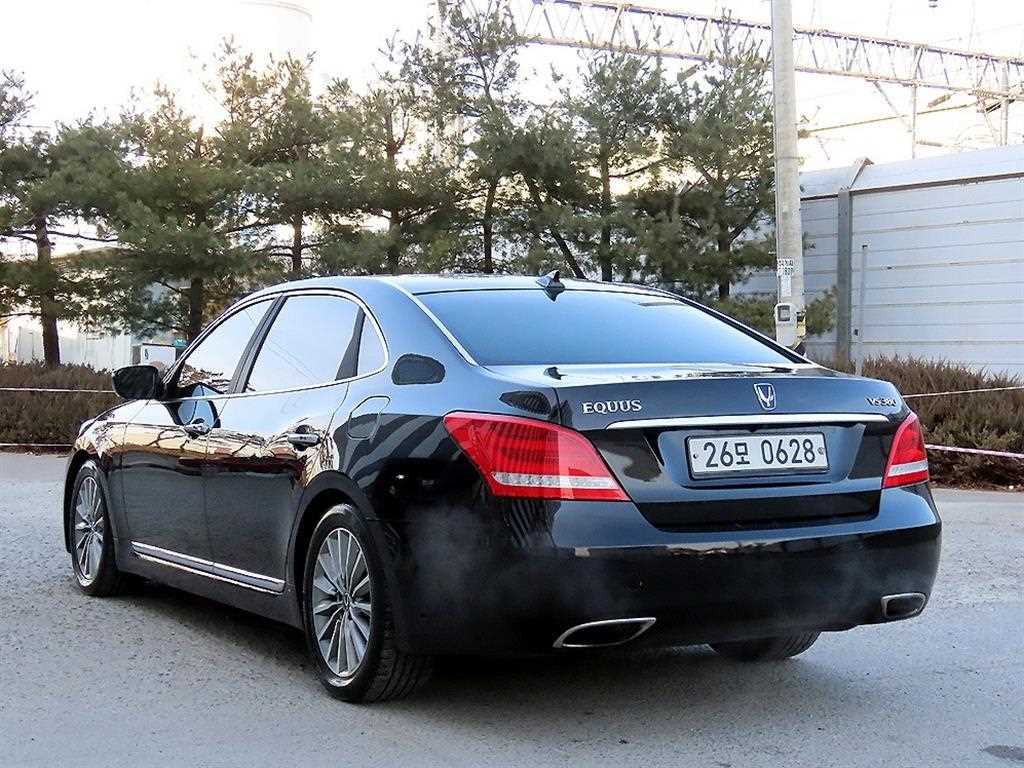 HYUNDAI Equus - Vista 3