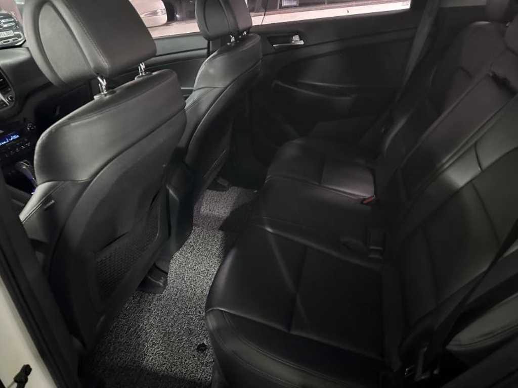 HYUNDAI Tucson - Vista 5