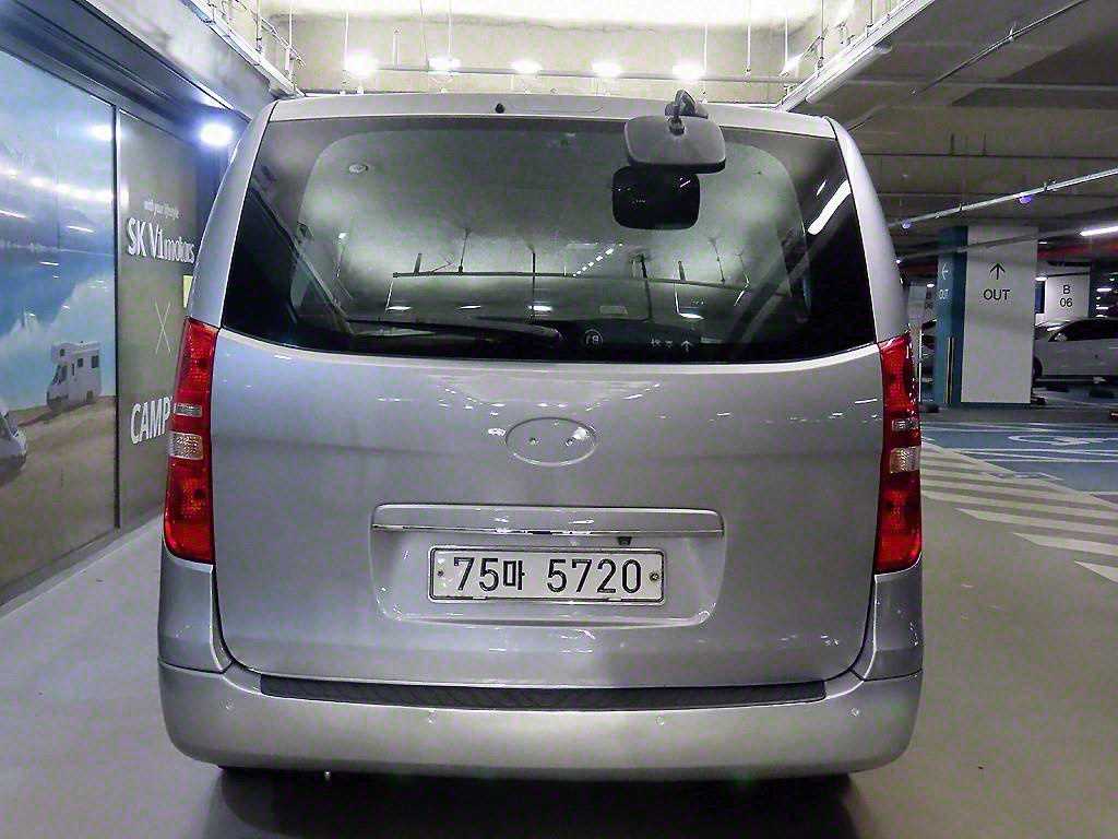 HYUNDAI Starex - Vista 5