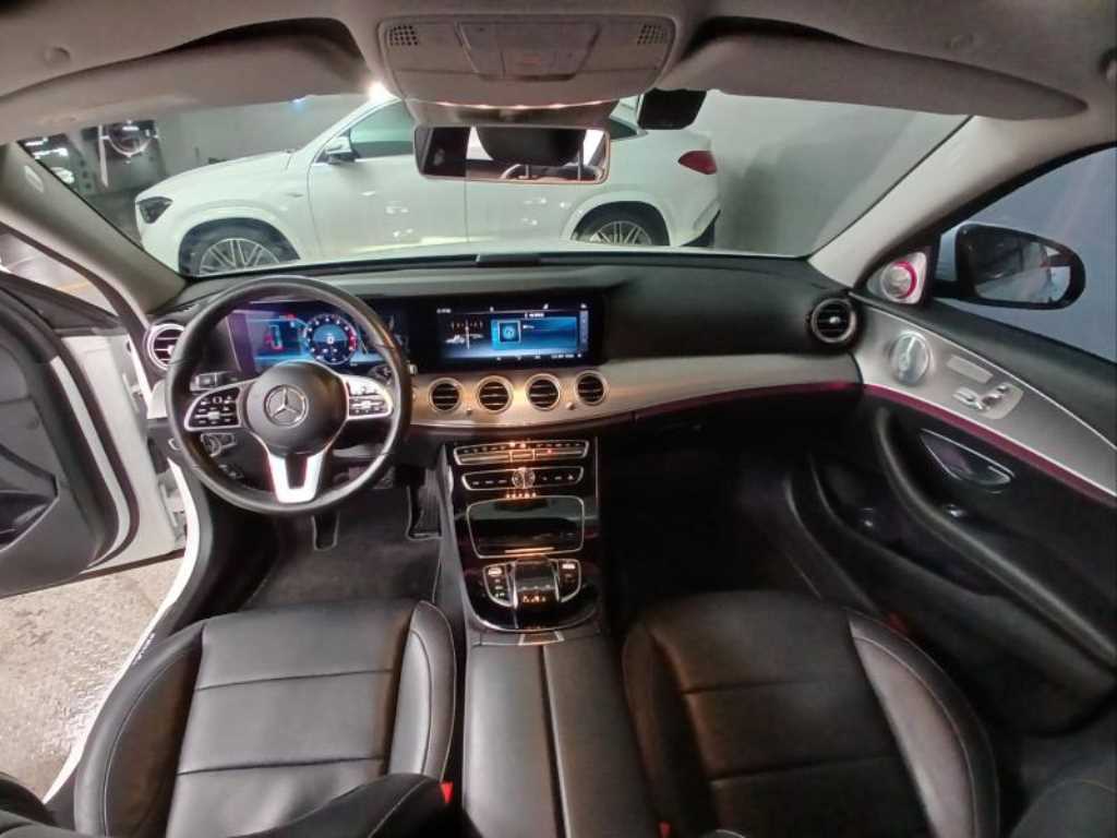 Mercedes Benz E class - Vista 5